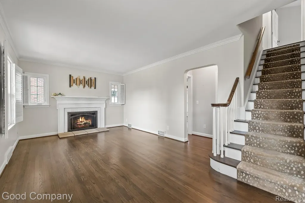 317 Wesley Street Rochester City MI 48307