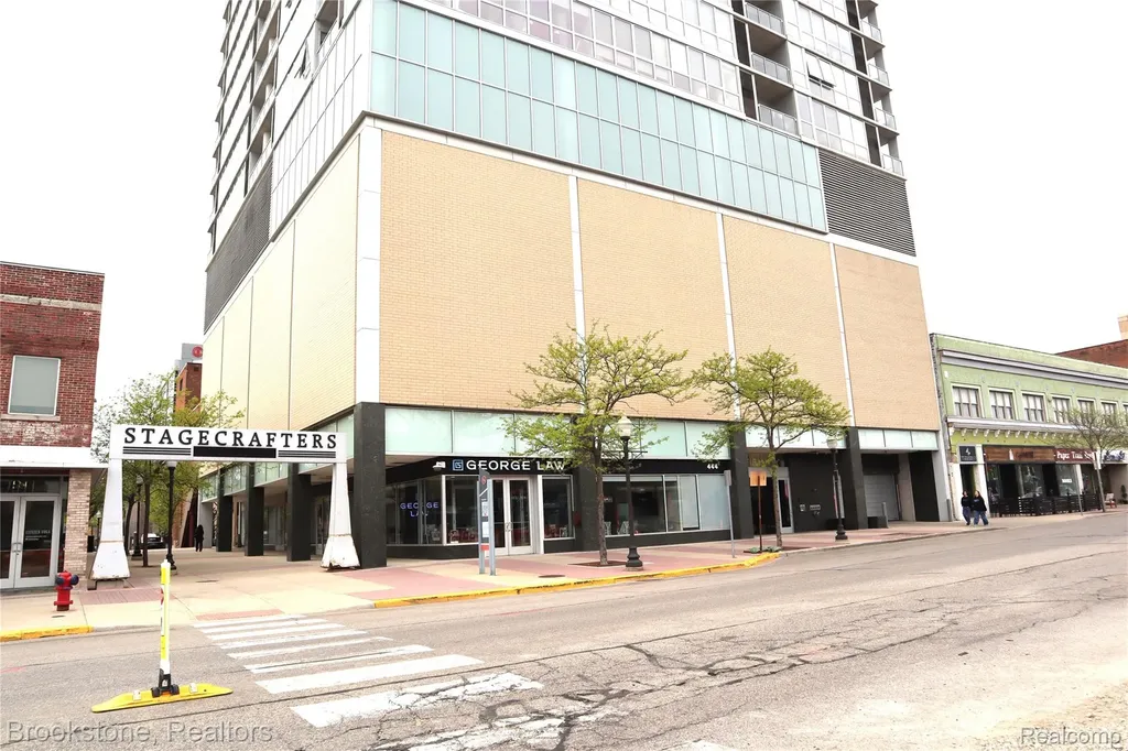 432 S. Washington Ave. Washington Avenue Royal Oak City MI 48067