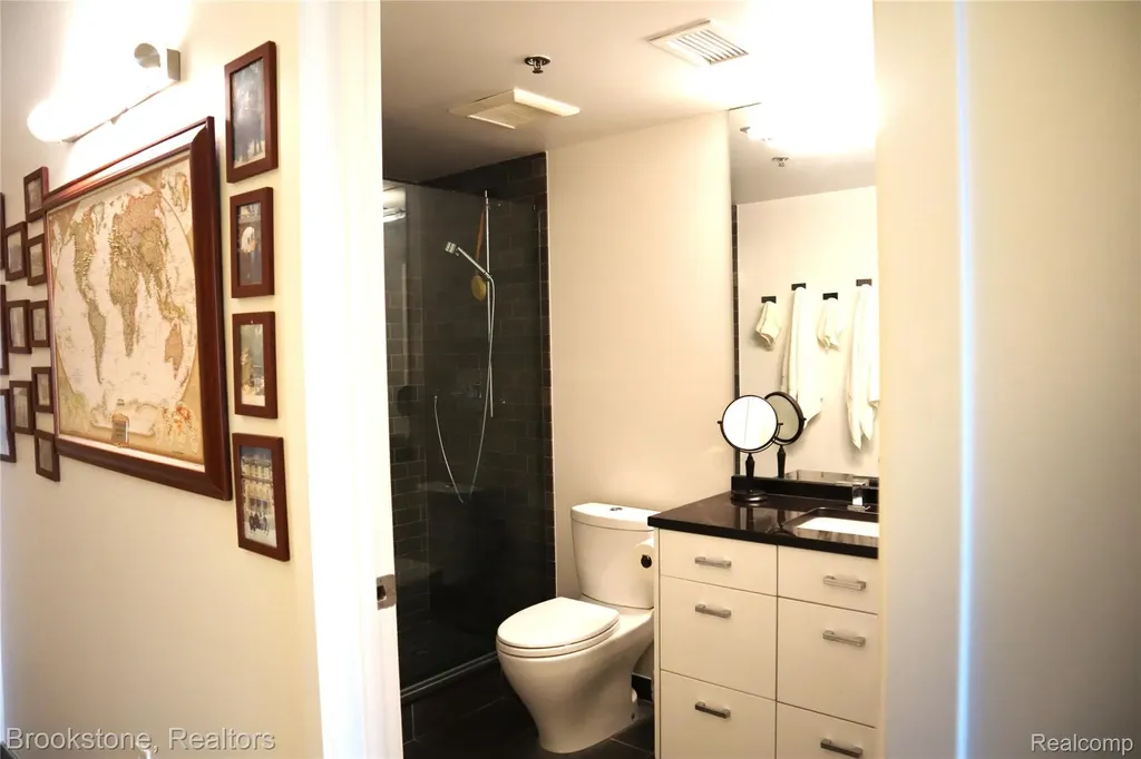 432 Washington Avenue Royal Oak City MI 48067