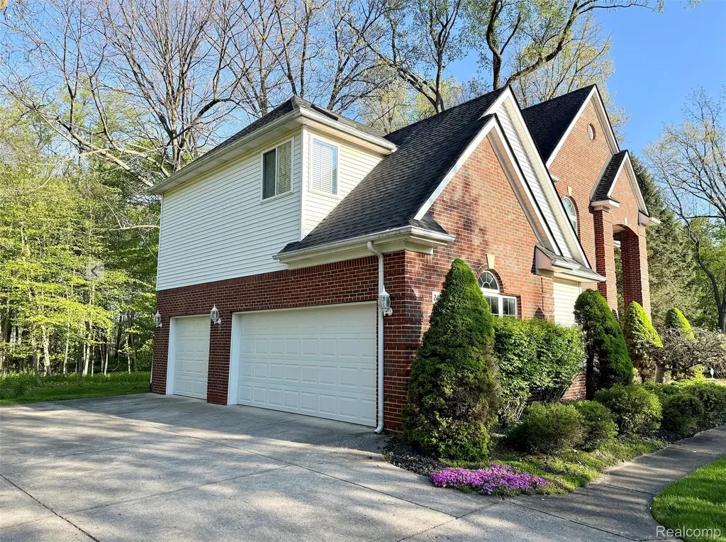 24525 Sandpiper Court Novi City MI 48374