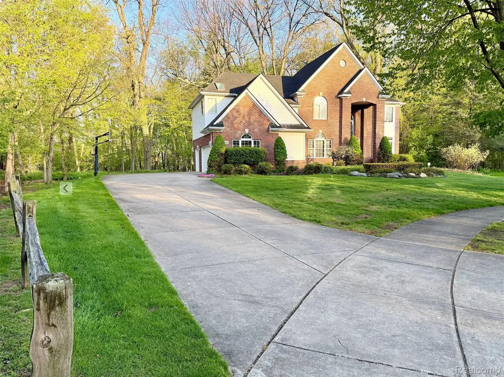 24525 Sandpiper Court Novi City MI 48374