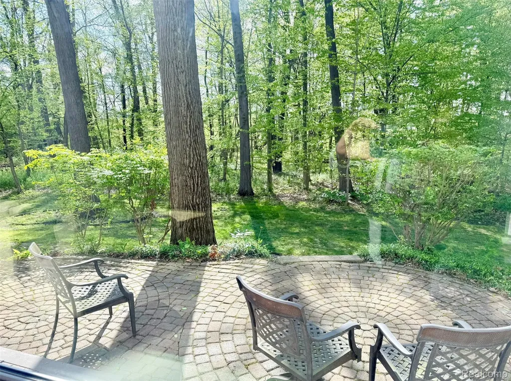 24525 Sandpiper Court Novi City MI 48374