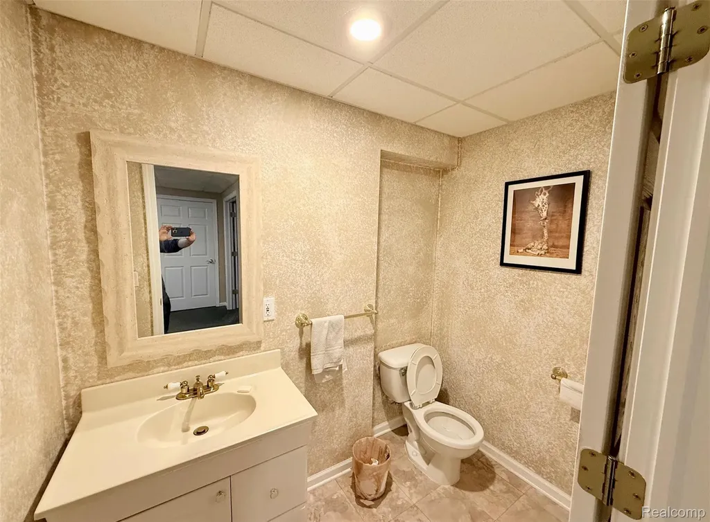 24525 Sandpiper Court Novi City MI 48374