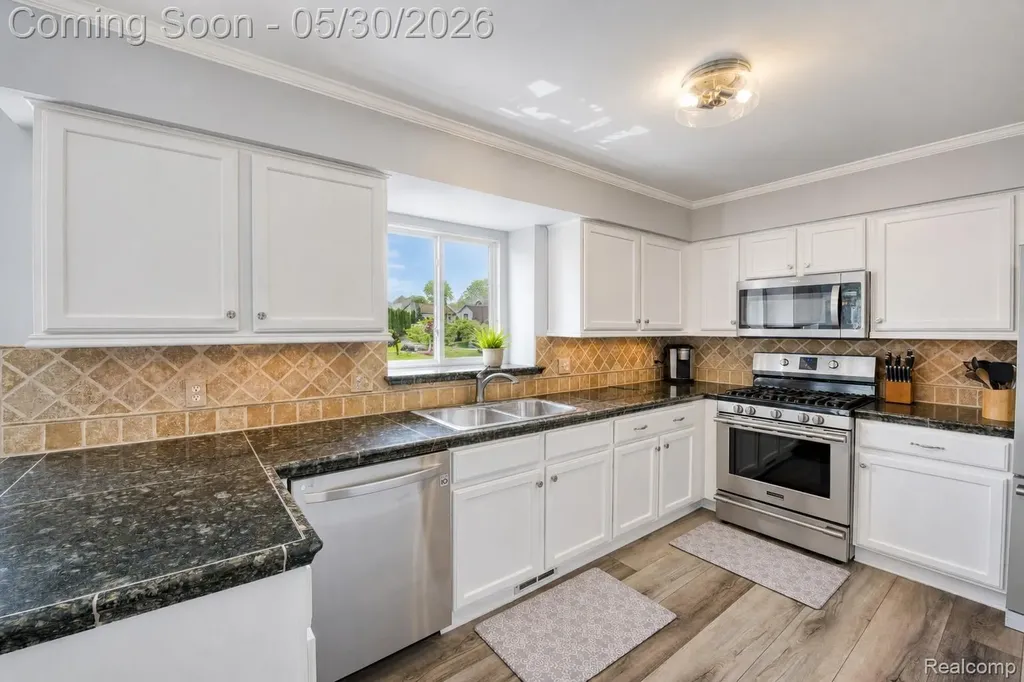 11290 Morningview Southgate City MI 48195