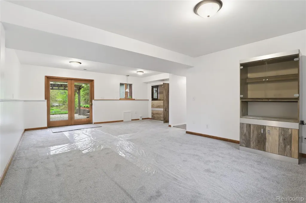 2465 Egelston Avenue Burton City MI 48509