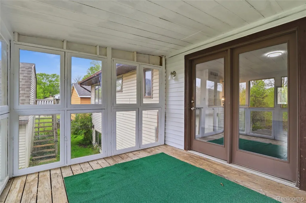 2465 Egelston Avenue Burton City MI 48509