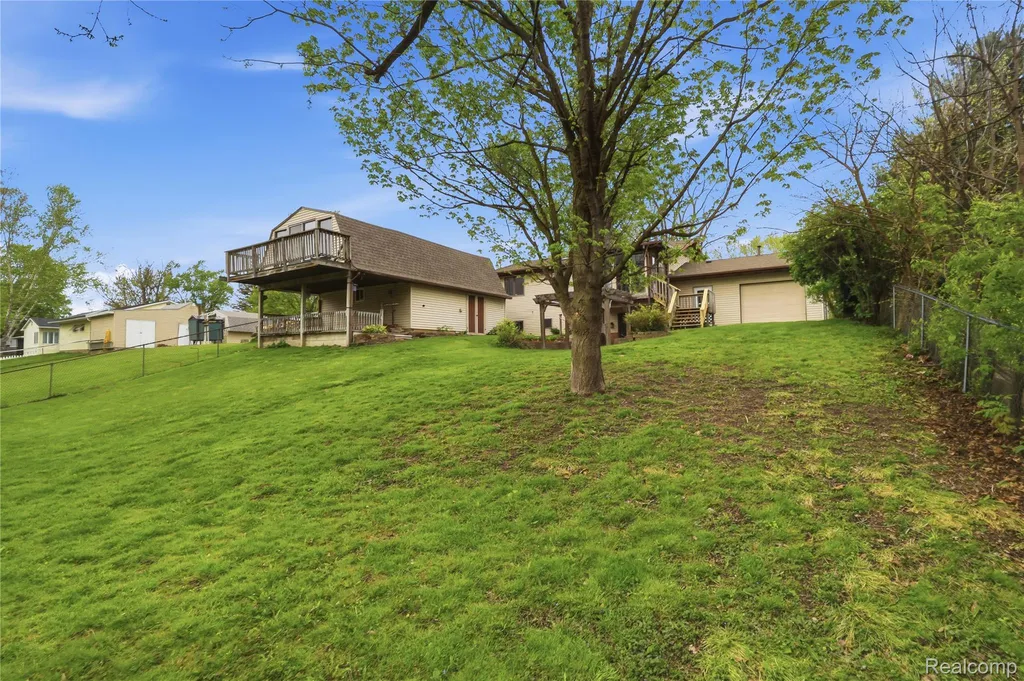 2465 Egelston Avenue Burton City MI 48509