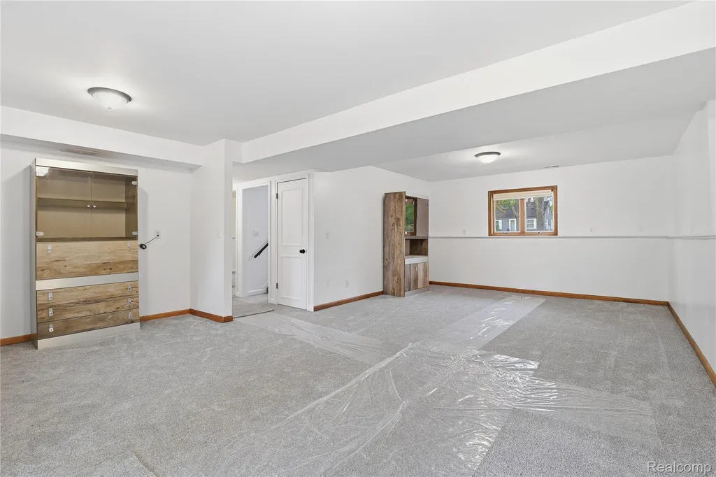 2465 Egelston Avenue Burton City MI 48509