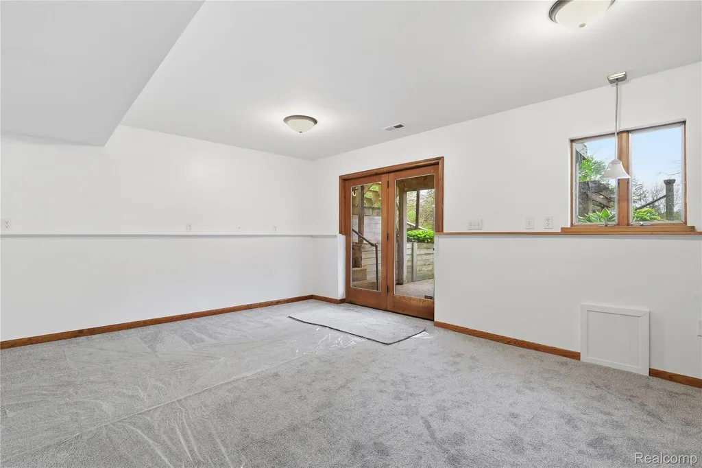 2465 Egelston Avenue Burton City MI 48509