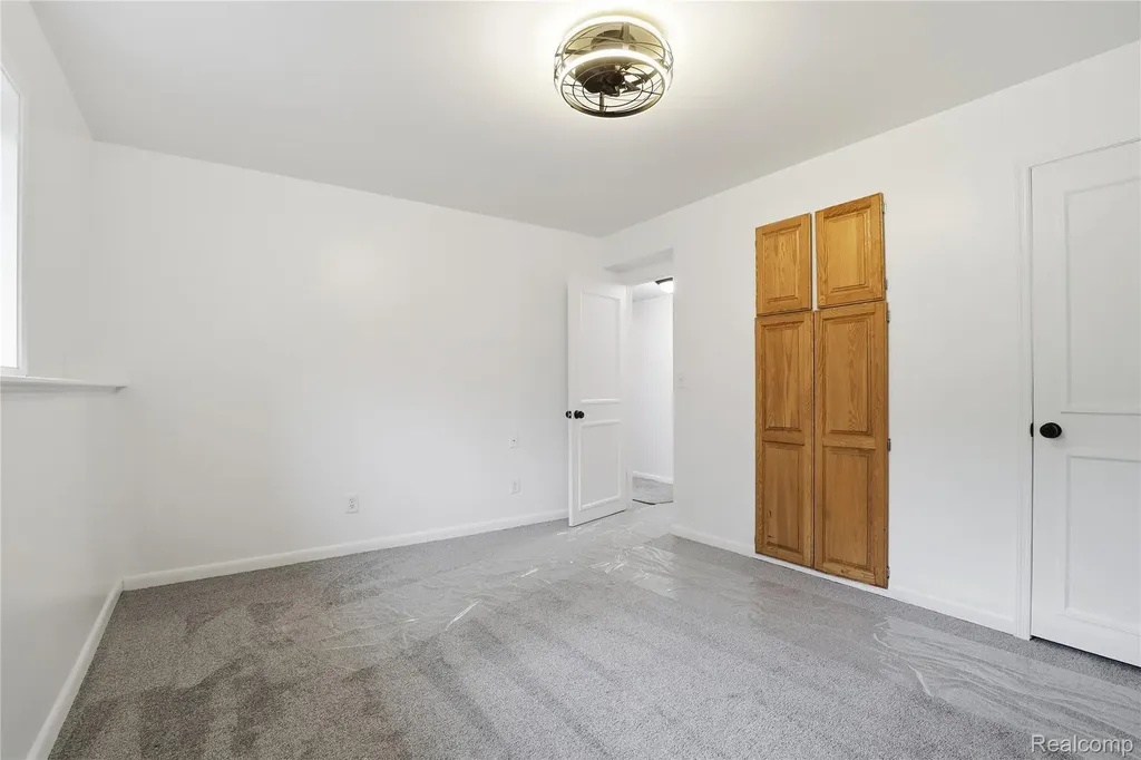 2465 Egelston Avenue Burton City MI 48509