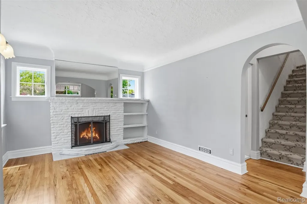 15965 Whitby Street Livonia City MI 48154