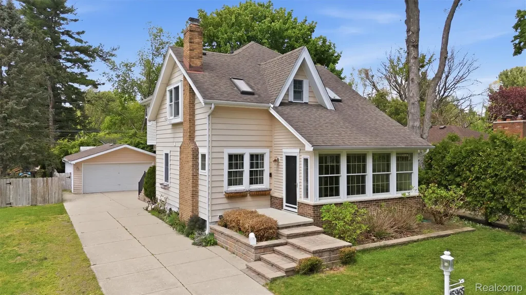 15965 Whitby Street Livonia City MI 48154