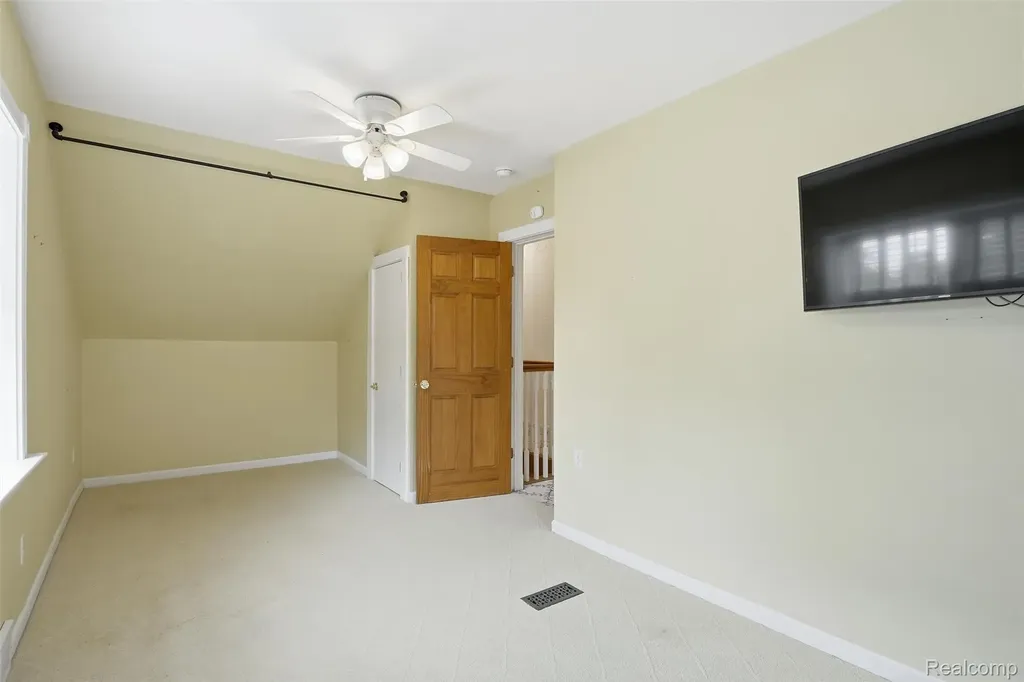 15965 Whitby Street Livonia City MI 48154