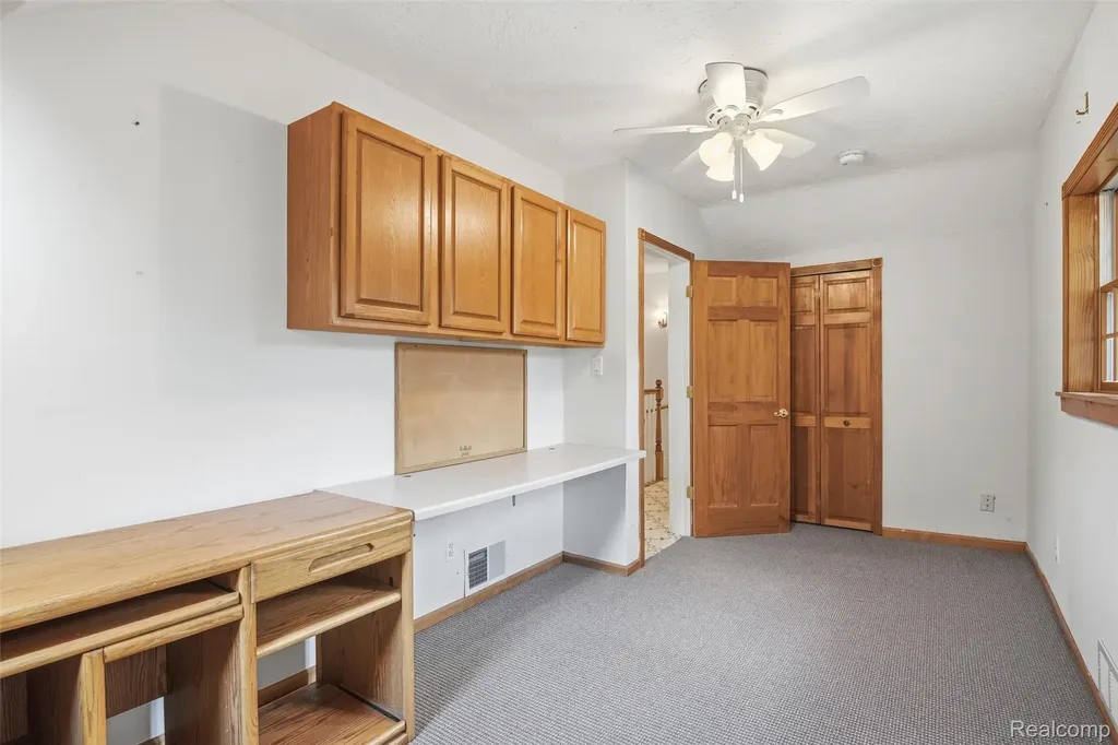 15965 Whitby Street Livonia City MI 48154