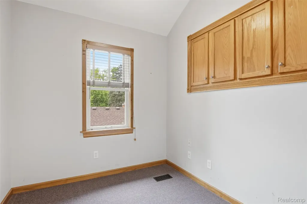 15965 Whitby Street Livonia City MI 48154