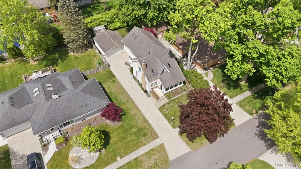 15965 Whitby Street Livonia City MI 48154