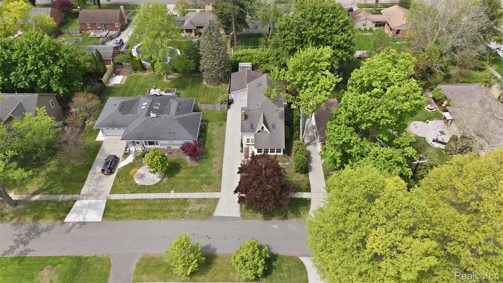 15965 Whitby Street Livonia City MI 48154