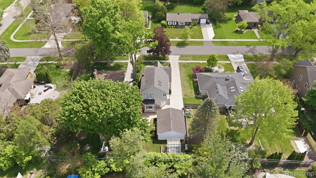 15965 Whitby Street Livonia City MI 48154