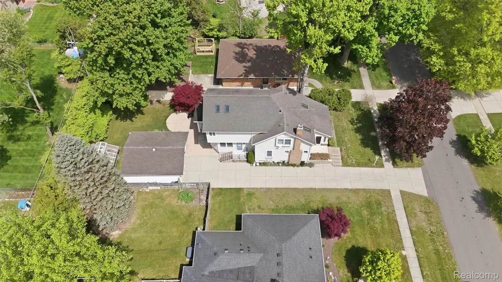 15965 Whitby Street Livonia City MI 48154