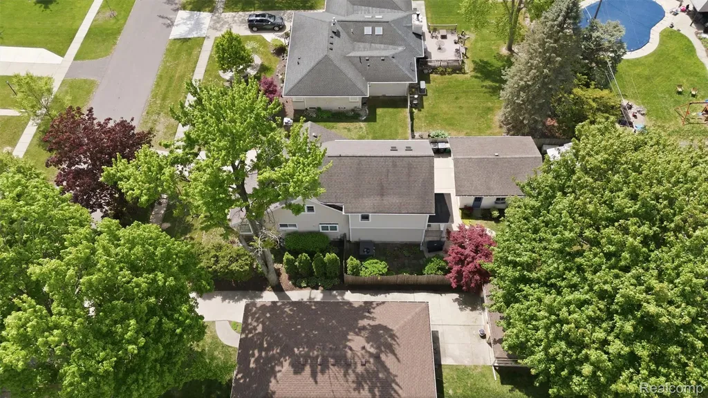 15965 Whitby Street Livonia City MI 48154