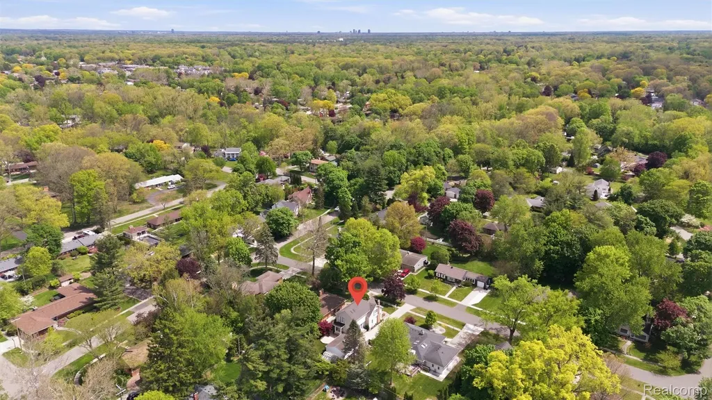15965 Whitby Street Livonia City MI 48154