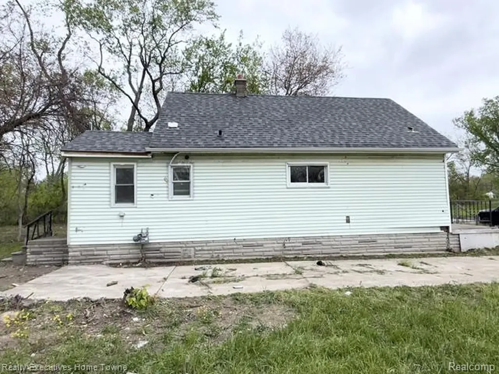 12115 Woodmont Avenue Detroit City MI 48227