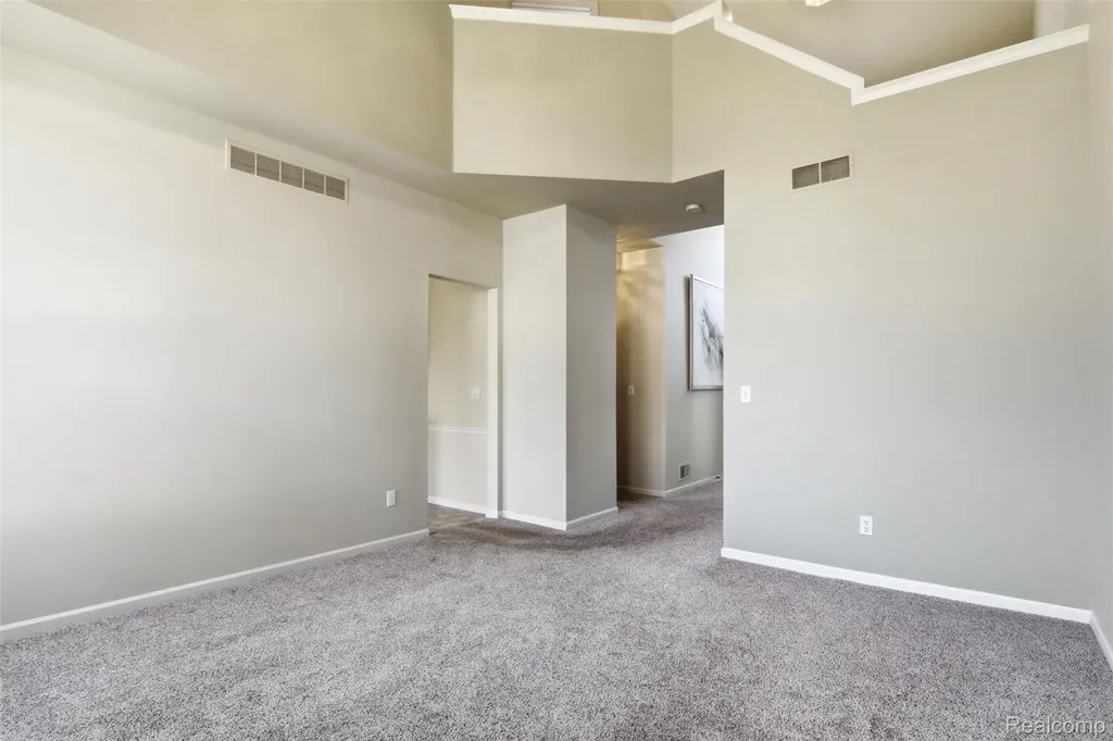 38154 Saratoga Circle Farmington Hills City MI 48331