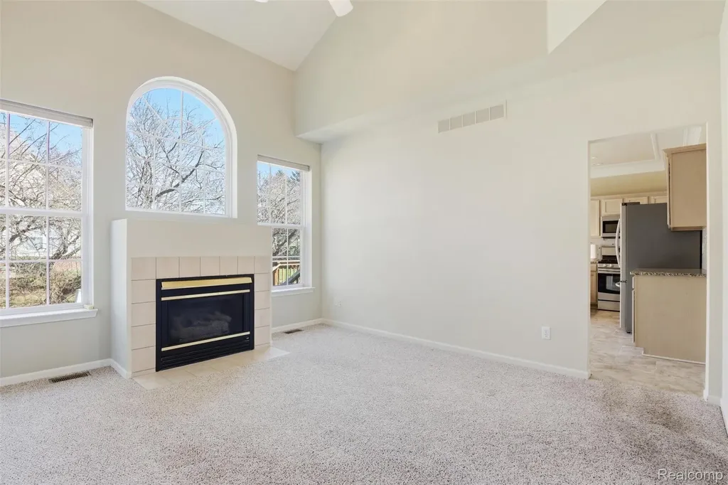 38154 Saratoga Circle Farmington Hills City MI 48331