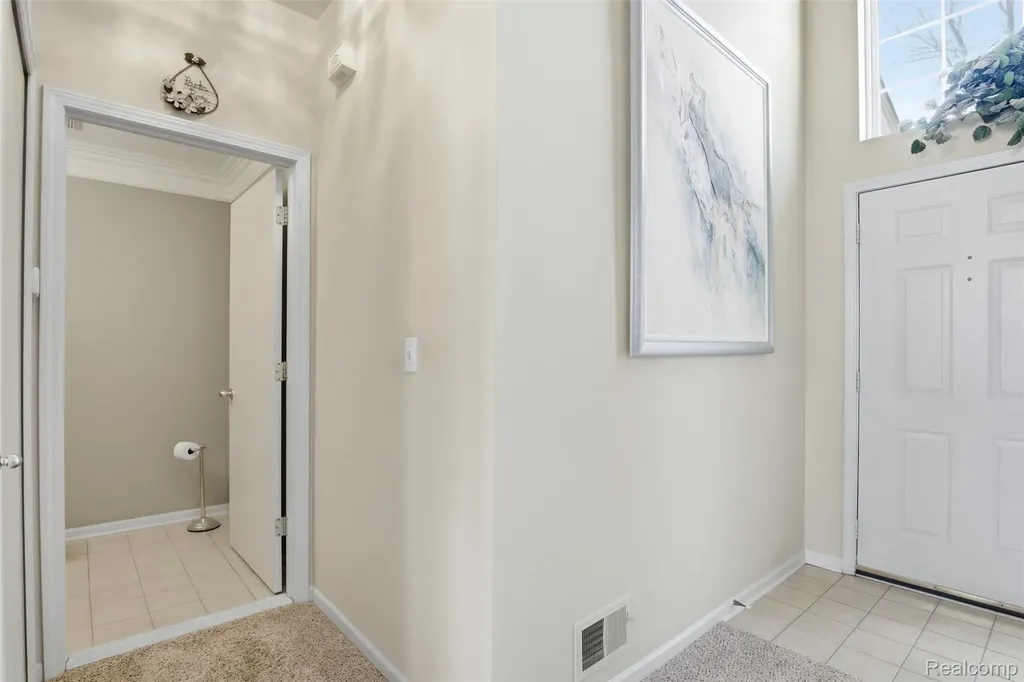 38154 Saratoga Circle Farmington Hills City MI 48331