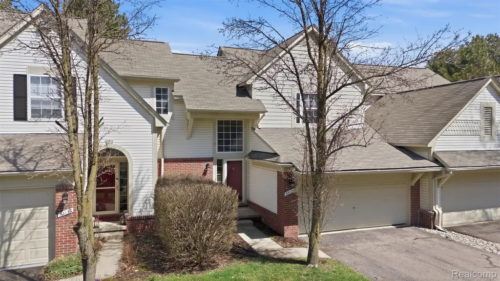 38154 Saratoga Circle Farmington Hills City MI 48331