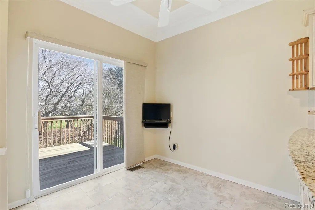 38154 Saratoga Circle Farmington Hills City MI 48331