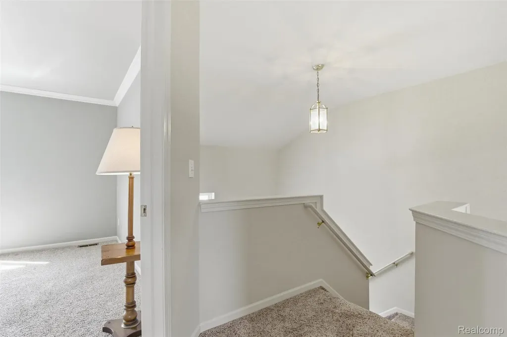 38154 Saratoga Circle Farmington Hills City MI 48331