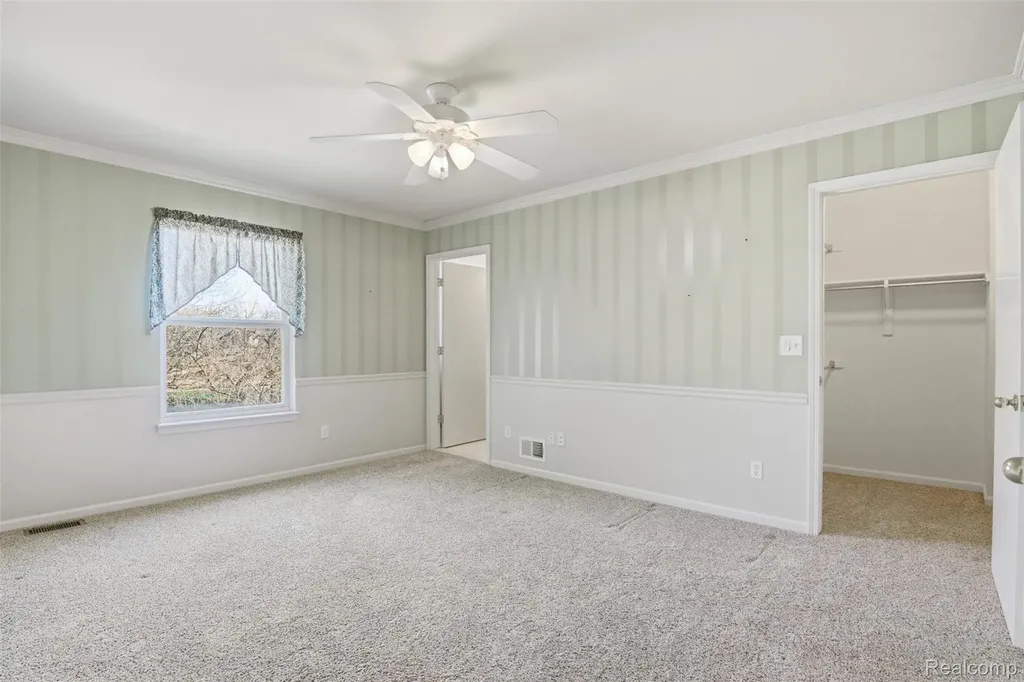 38154 Saratoga Circle Farmington Hills City MI 48331