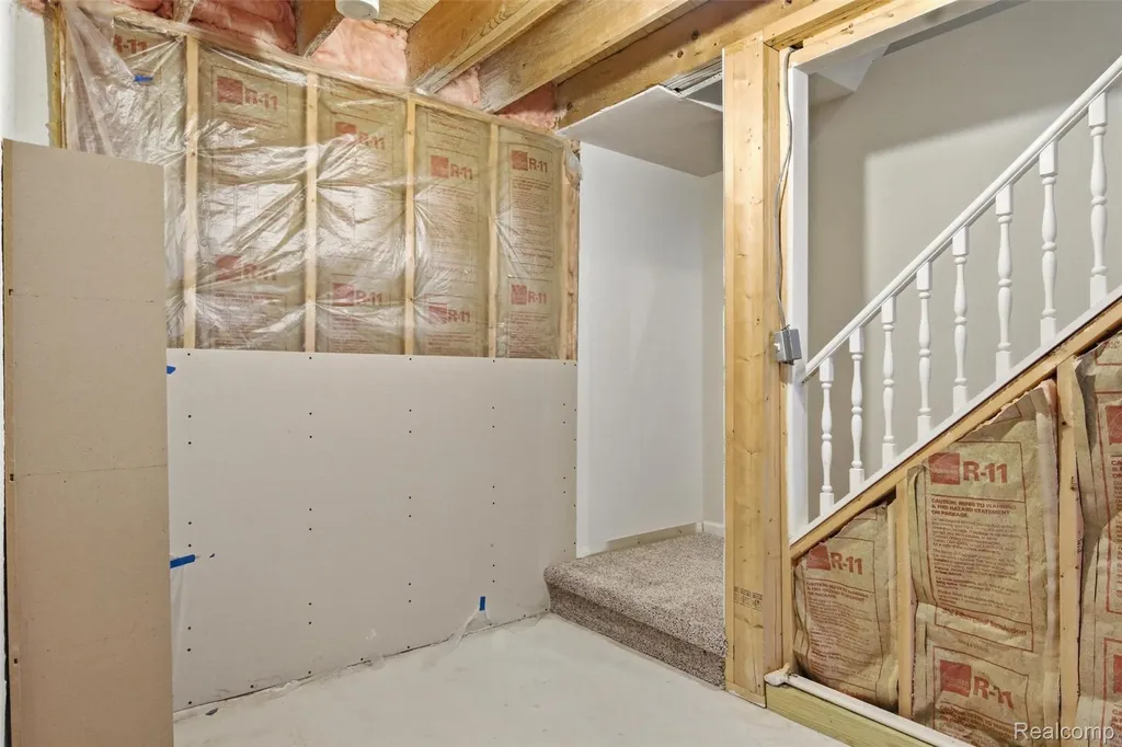 38154 Saratoga Circle Farmington Hills City MI 48331