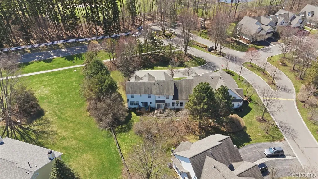 38154 Saratoga Circle Farmington Hills City MI 48331