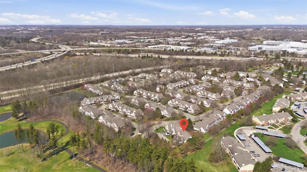 38154 Saratoga Circle Farmington Hills City MI 48331
