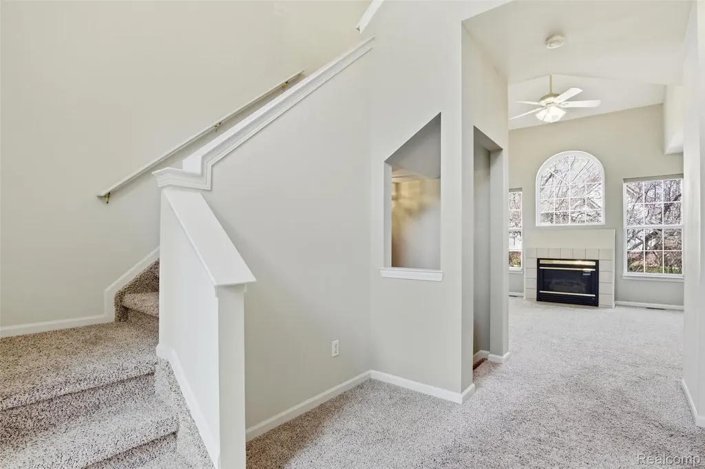 38154 Saratoga Circle Farmington Hills City MI 48331