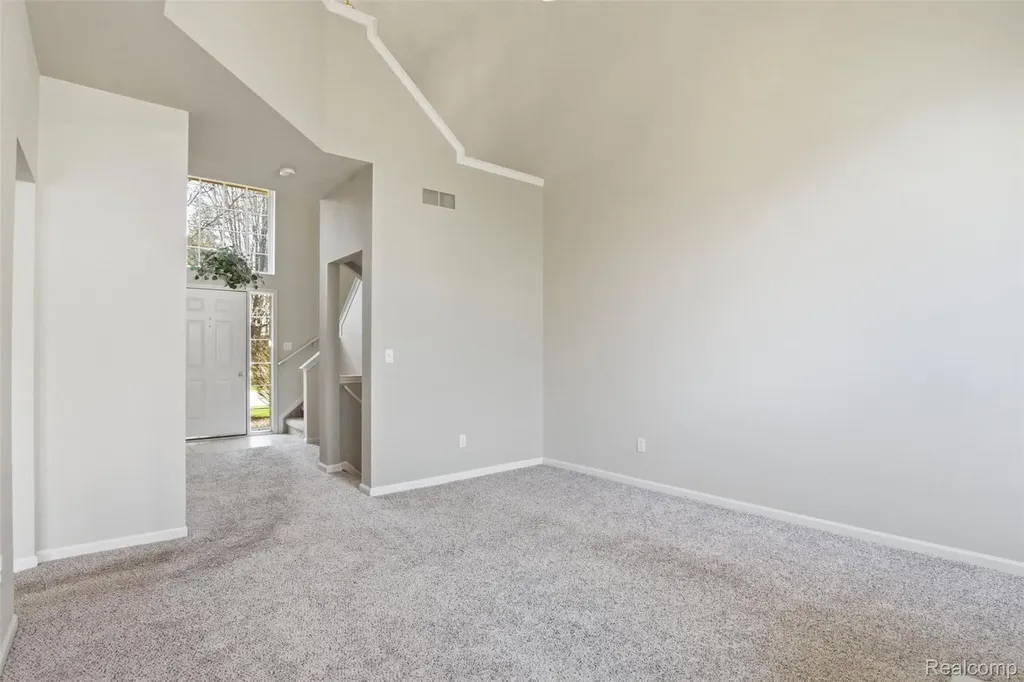 38154 Saratoga Circle Farmington Hills City MI 48331