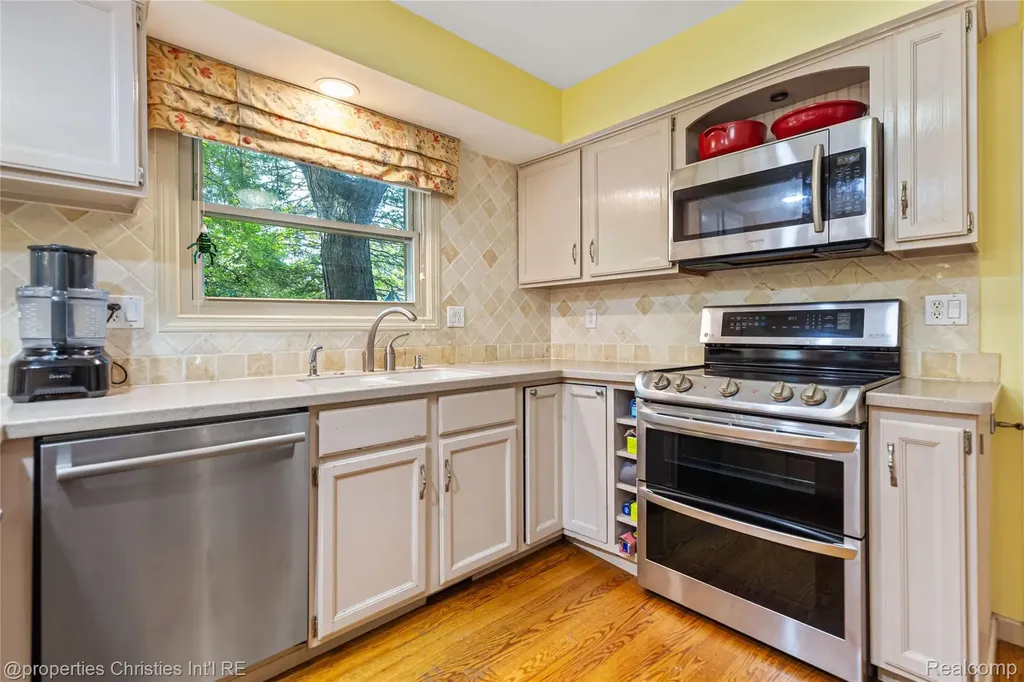 41101 Croydon Court Northville Township MI 48168