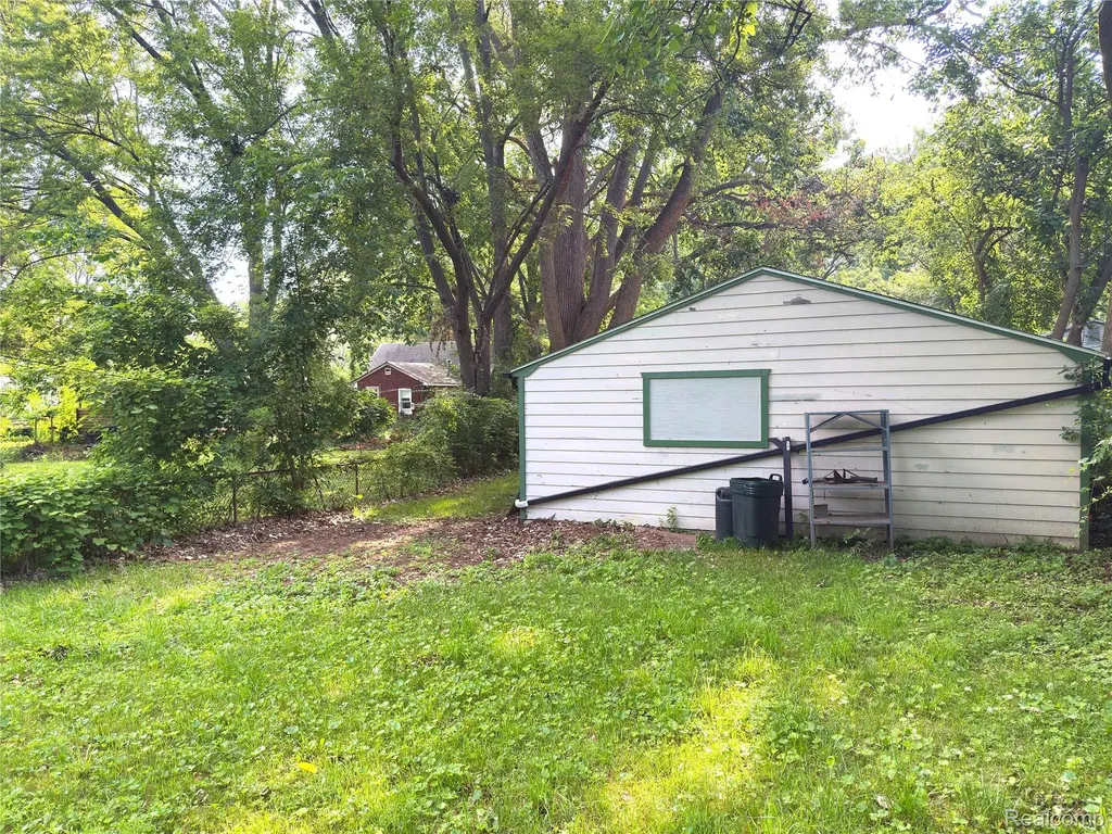 15152 Mcguire Street Taylor City MI 48180