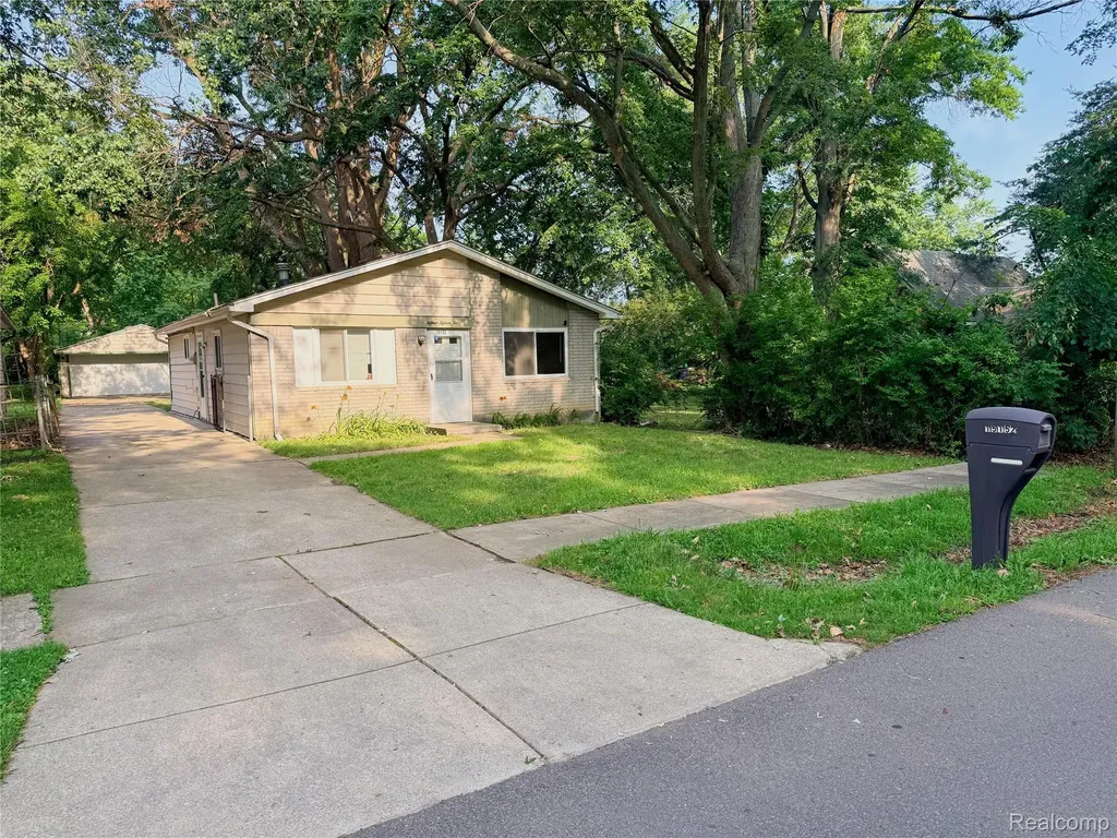 15152 Mcguire Street Taylor City MI 48180