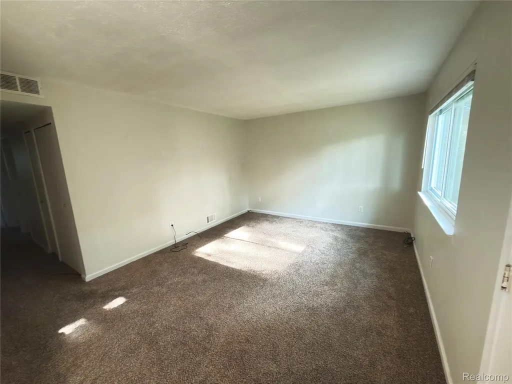15152 Mcguire Street Taylor City MI 48180
