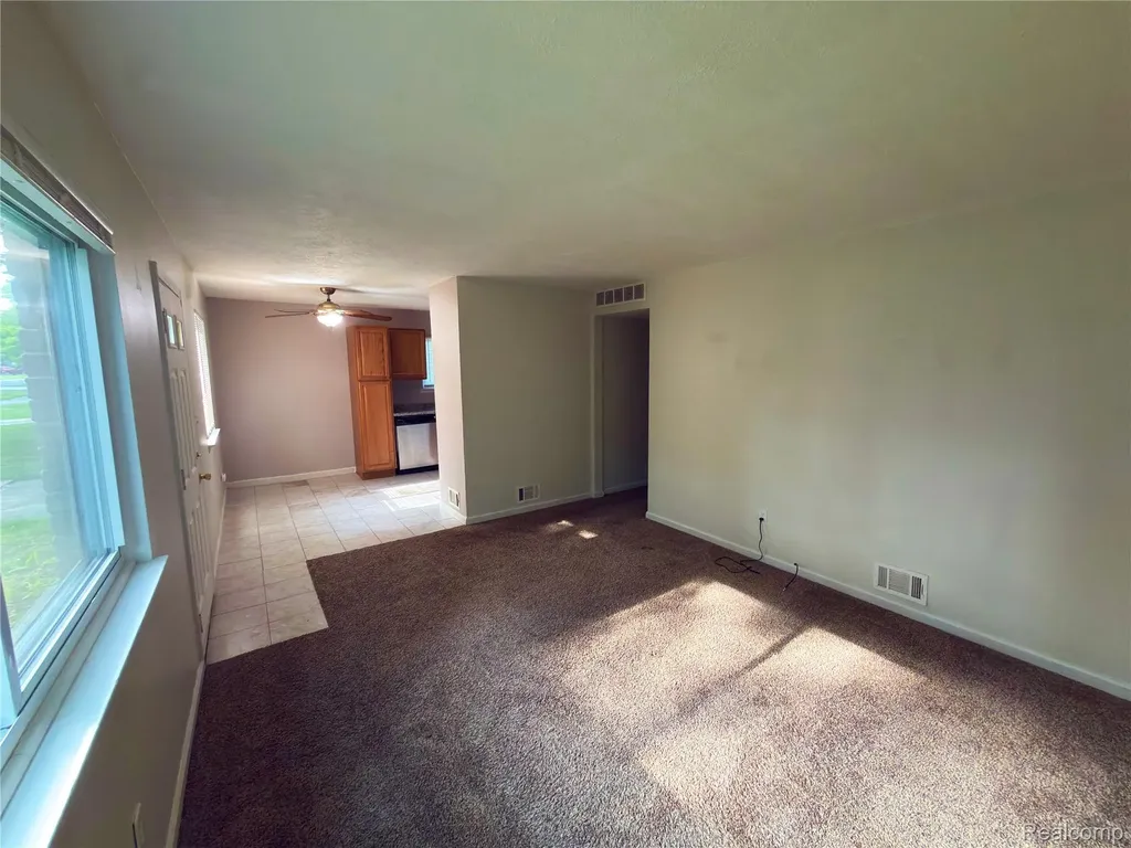 15152 Mcguire Street Taylor City MI 48180