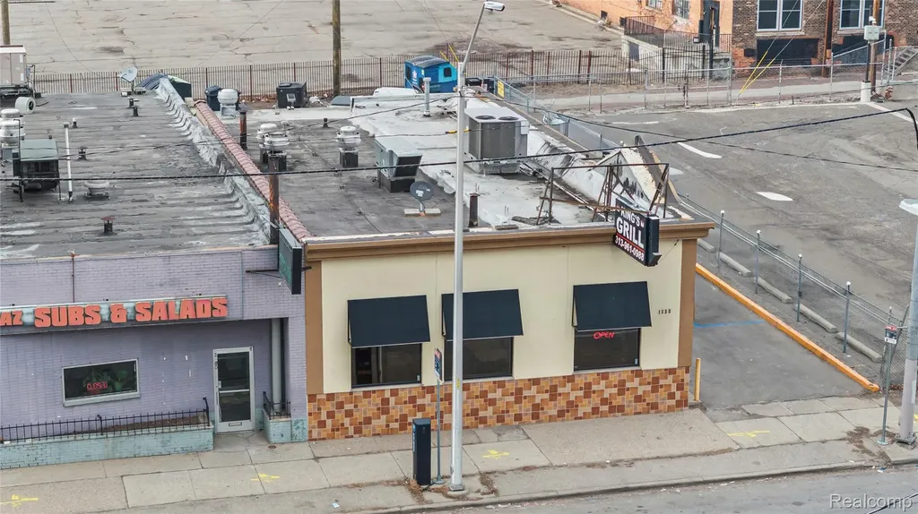 1350 W Fort Street Detroit City MI 48226
