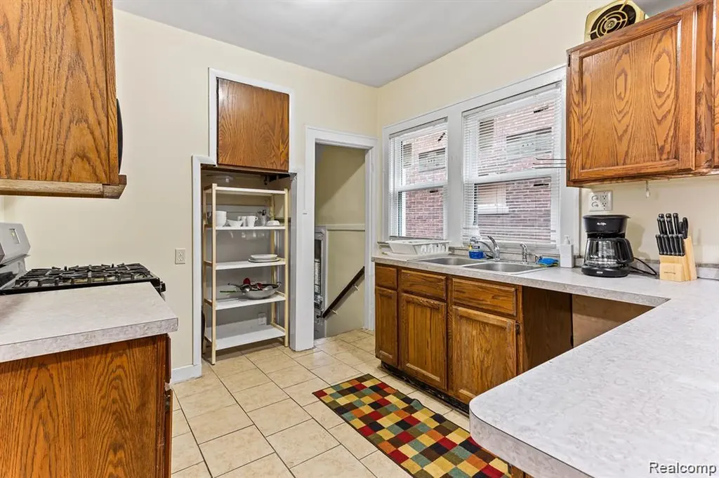 3290 Calvert Street Detroit City MI 48206