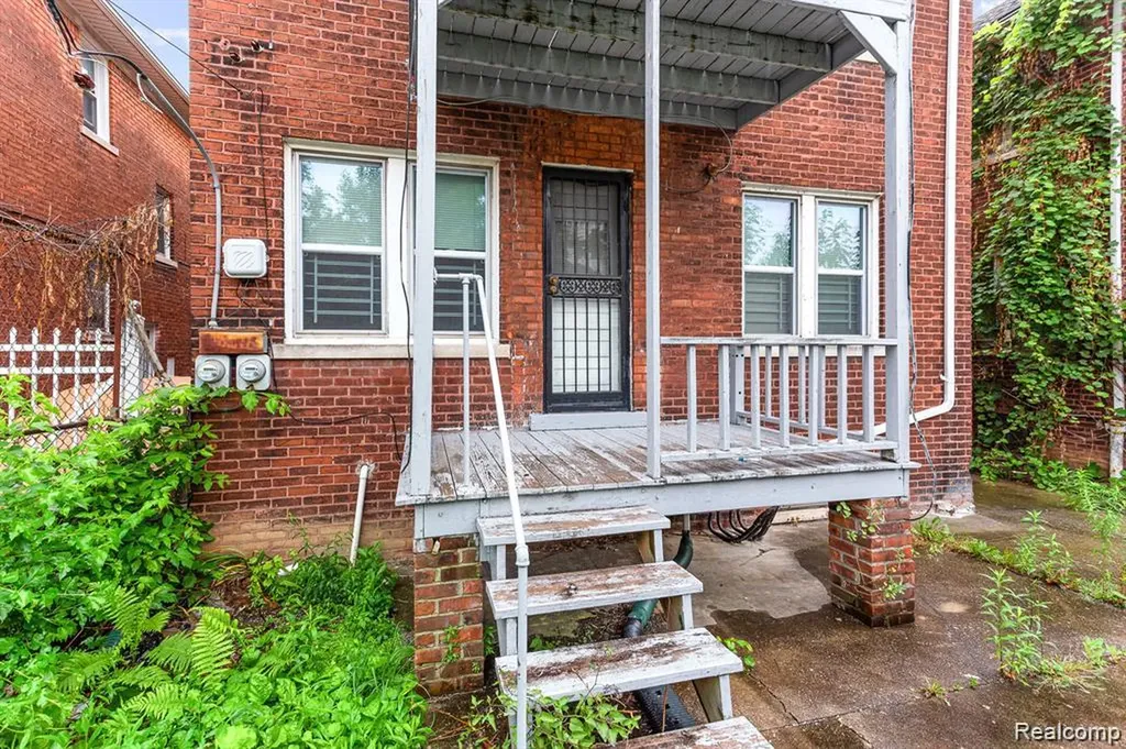 3290 Calvert Street Detroit City MI 48206
