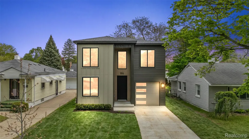 1816 Clifton Avenue Royal Oak City MI 48073