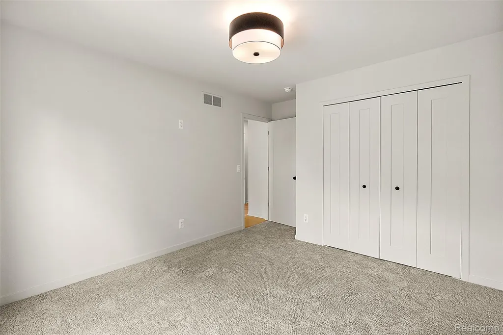 1816 Clifton Avenue Royal Oak City MI 48073