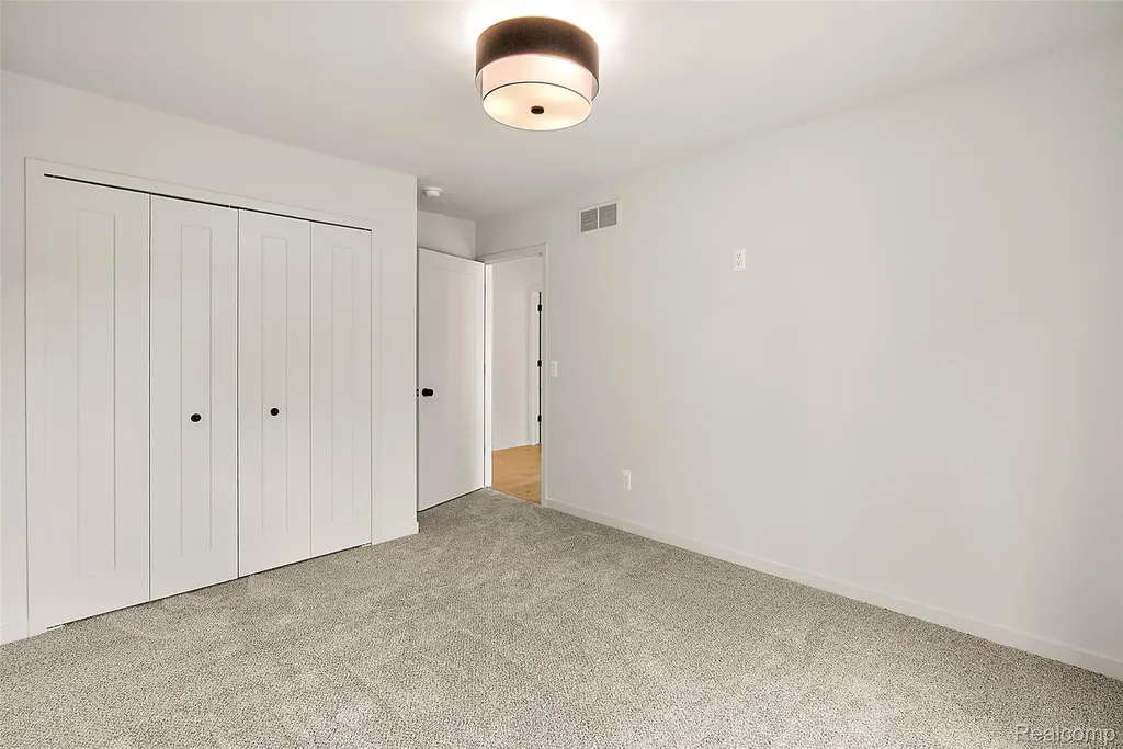 1816 Clifton Avenue Royal Oak City MI 48073