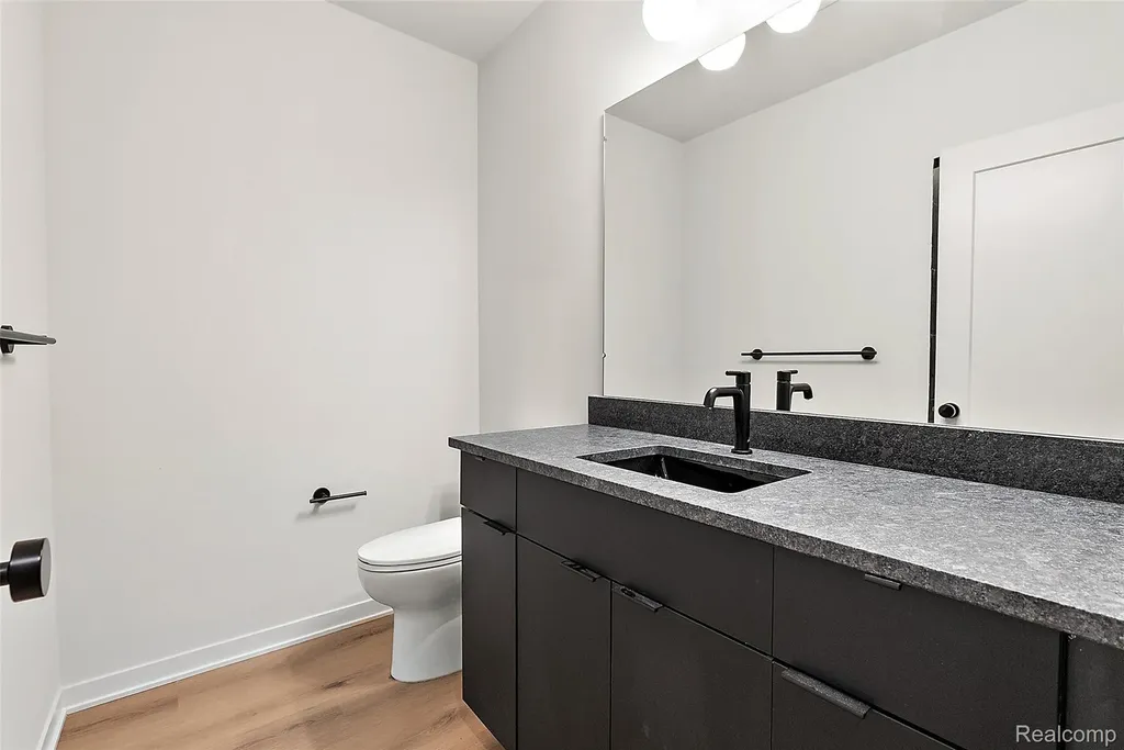 1816 Clifton Avenue Royal Oak City MI 48073